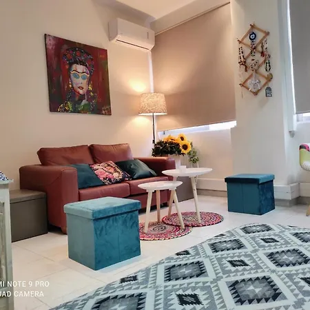 Apartment Marina's Boho Chic Near Seaside